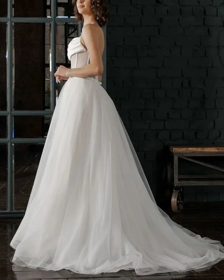 Simple Wedding Dress CustomizeA-line Strapless Wedding Dresses Sleeveless Tulle/Satin Bride Gown Split Long Simple Bridal Dres