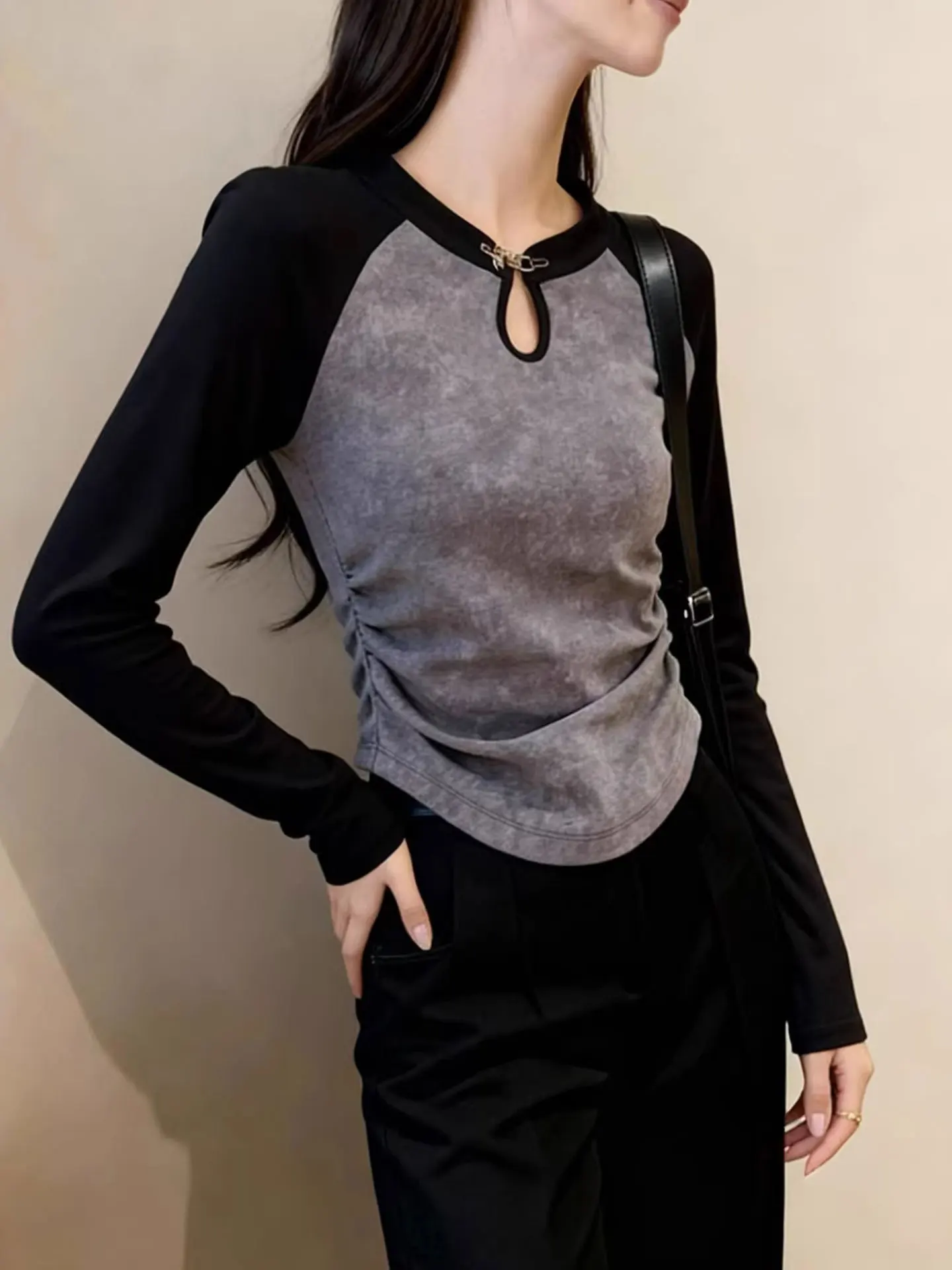 

Faionable Long Sve Color Blo Base irt Women's Top Korean Sle Slim Fit Silk Material Spring 2026 Trendy T-irt