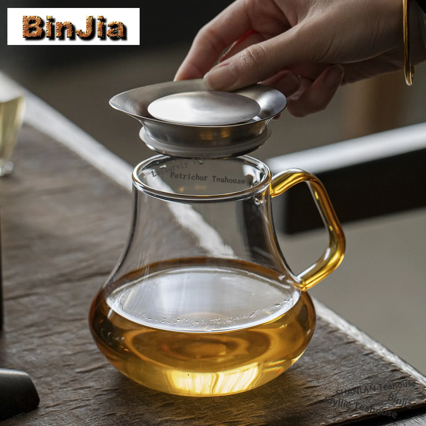 

590ml Glass Water Jug Anti-scald Water Kettle Coffee Milk Pot Flower Teapot Carafe with Lid Hot and Cold Water Pitcher Teaware