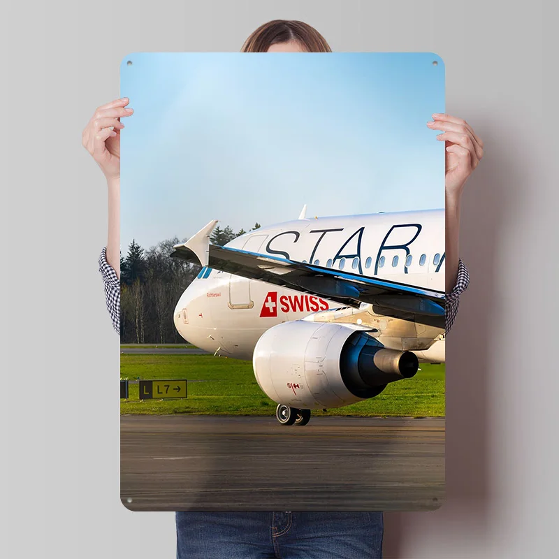 

Швейцарский самолет на подиуме, жестяная вывеска, настенный художественный постер, украшения для комнаты, винтажные металлические вывески в стиле ретро для украшения дома, декор для ванной комнаты