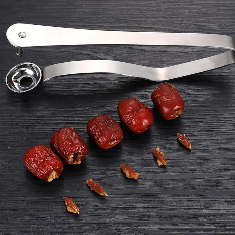 Red Dates Corers  Stainless Steel Pear Seed Remover Cutter Kitchen Gadgets Vegetable Tool Twist Fruit Core Remove Pit Reusable