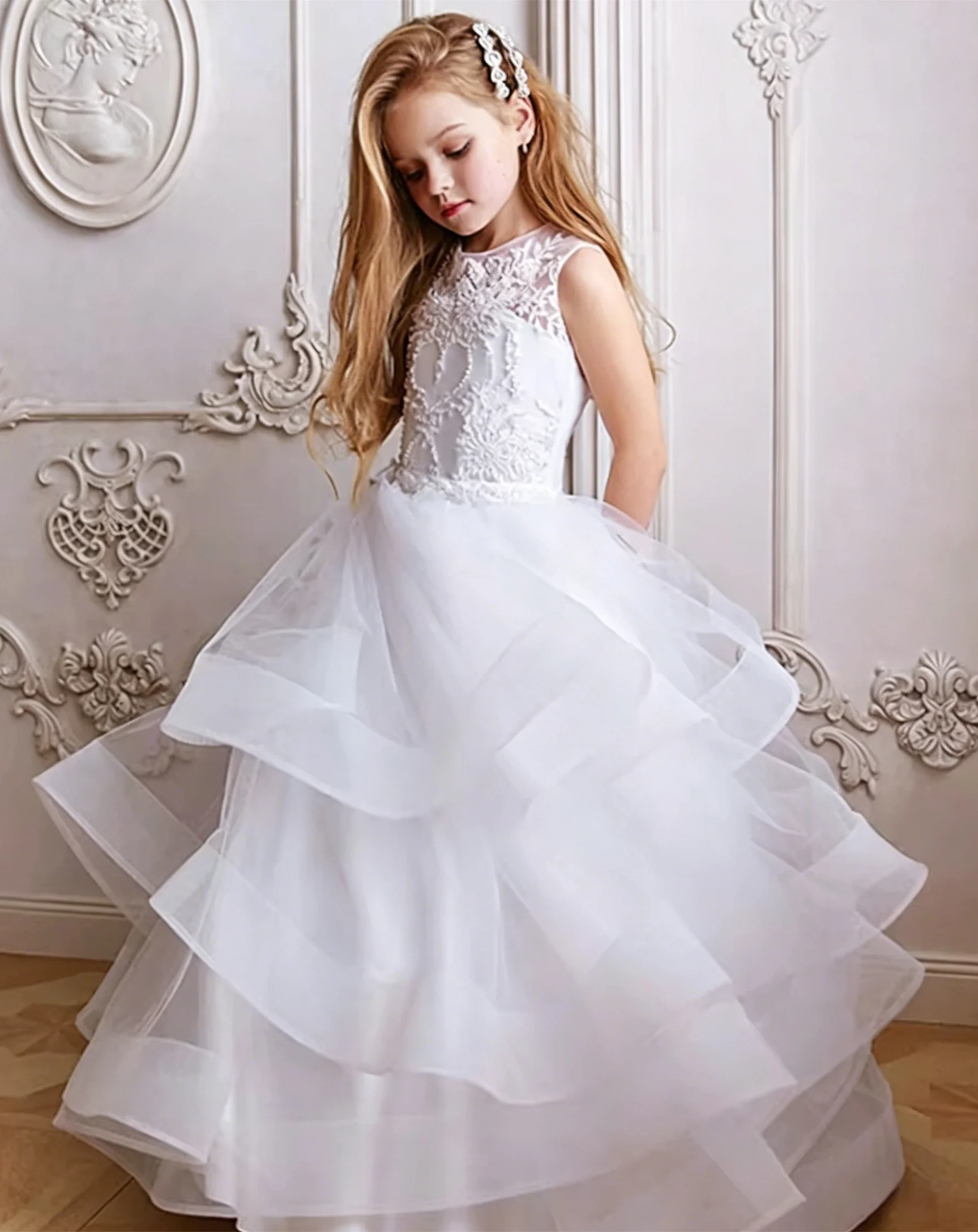 

Customized Flower Girl Dress For Wedding Appliques Tiered Sleeveless Floor Length Elegant Kids Birthday First Communion Gown