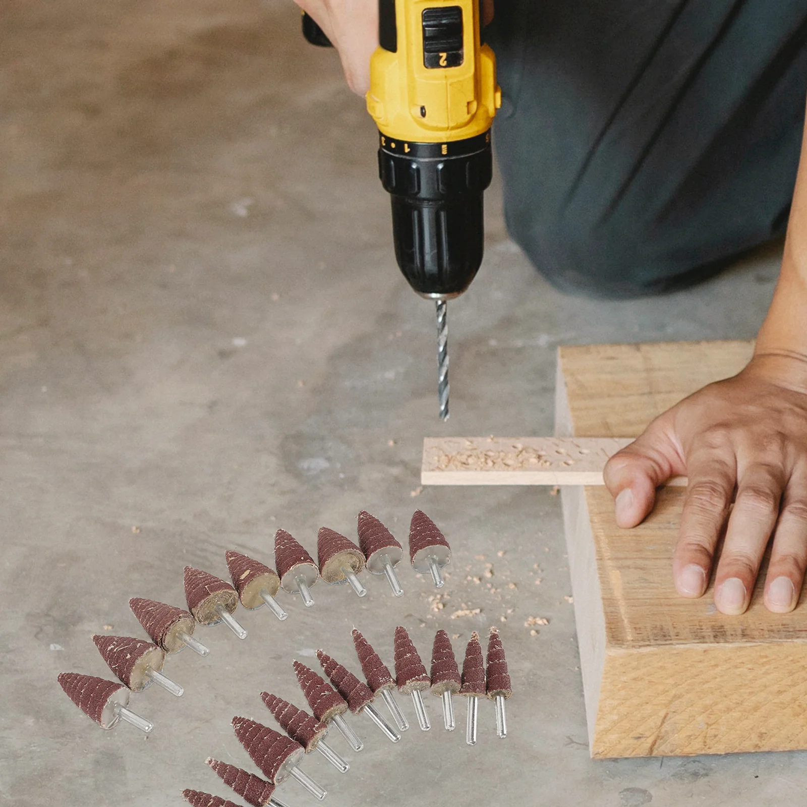 

20pcs Sanding Flap Wheels Cone Shape Abrasive Grinding Heads For Rotary Tools Assorted Size Replacement Kit Tool Parts