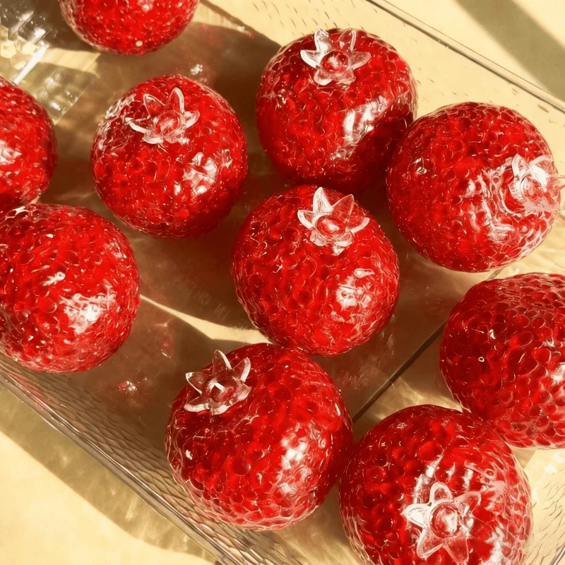 Handgemaakte Granaatappel Stressbal Angst Relief Speelgoed Creatieve Knijp Zintuiglijke Bal voor Volwassen Kalmerende Zintuiglijke Fidget Speelgoed Kerst