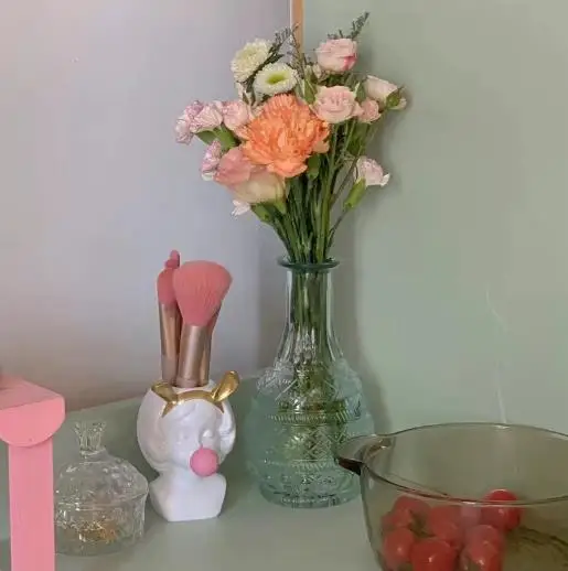 Creative Nordic Style Resin Vase Cute Girl Bubble Gum Decorative Flower Pot Modern Lovely Art Decoration Flower Arrangement