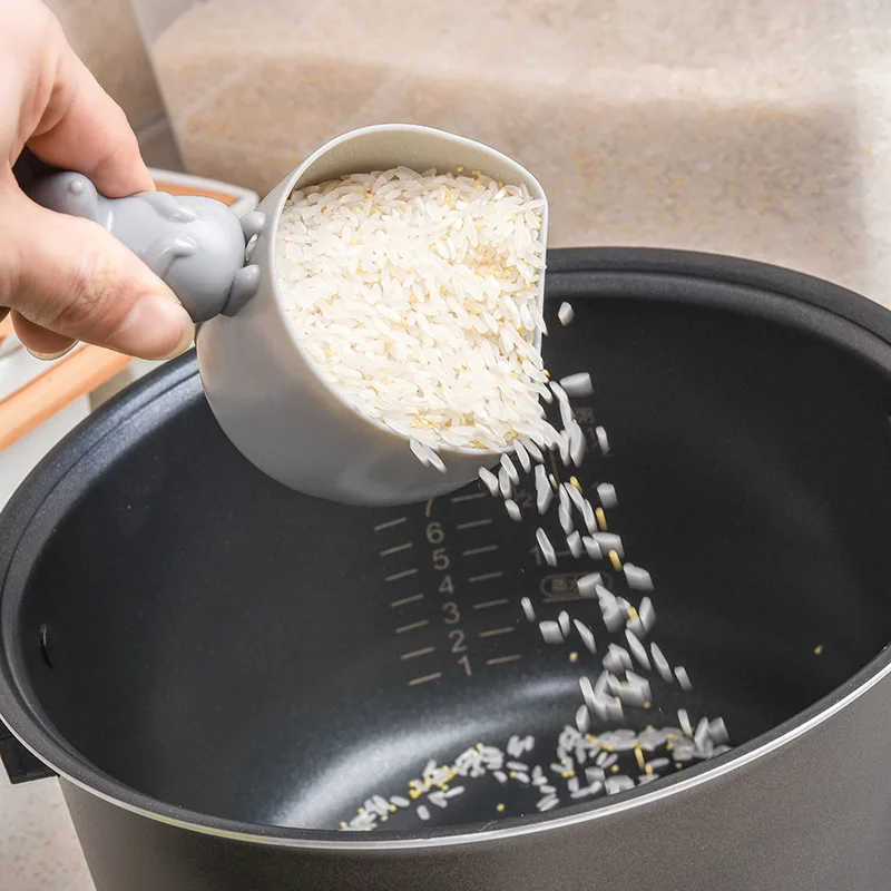 Cucchiaio a forma di topo carino cucchiaio di riso dosatore per uso alimentare cucchiaio di riso creativo in PP grani grossi pala piccola utensili da cucina nuovo