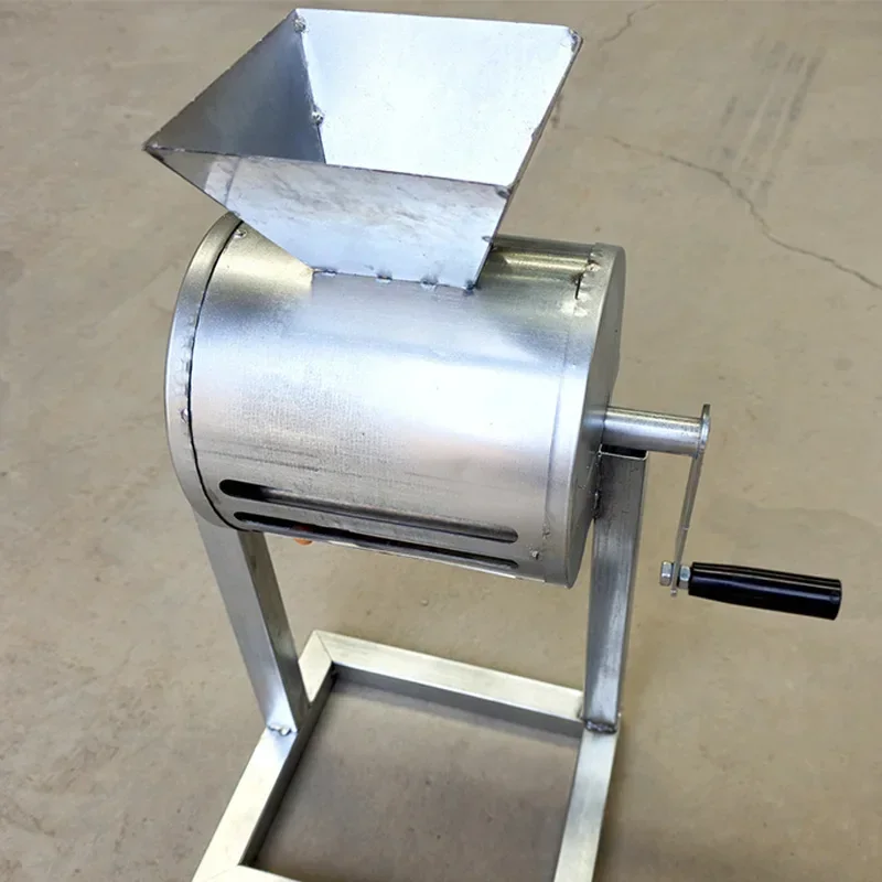 Hand-Cranked Dry Peanut Sheller—No Electricity Required—Home-Use Peanut Sheller—Low Breakage Rate Universal Size