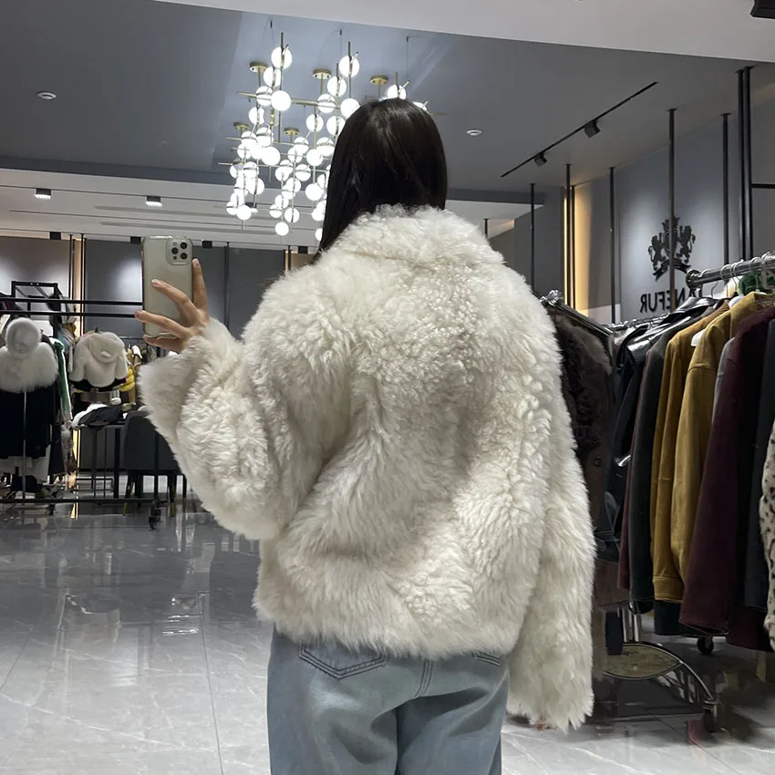 Janefur الأبيض الشتاء معطف قصير شيرلينغ سميكة أسود دافئ لينة معطف جلد الغنم المرأة عادية شيك رقيق سترة JFB9-25013