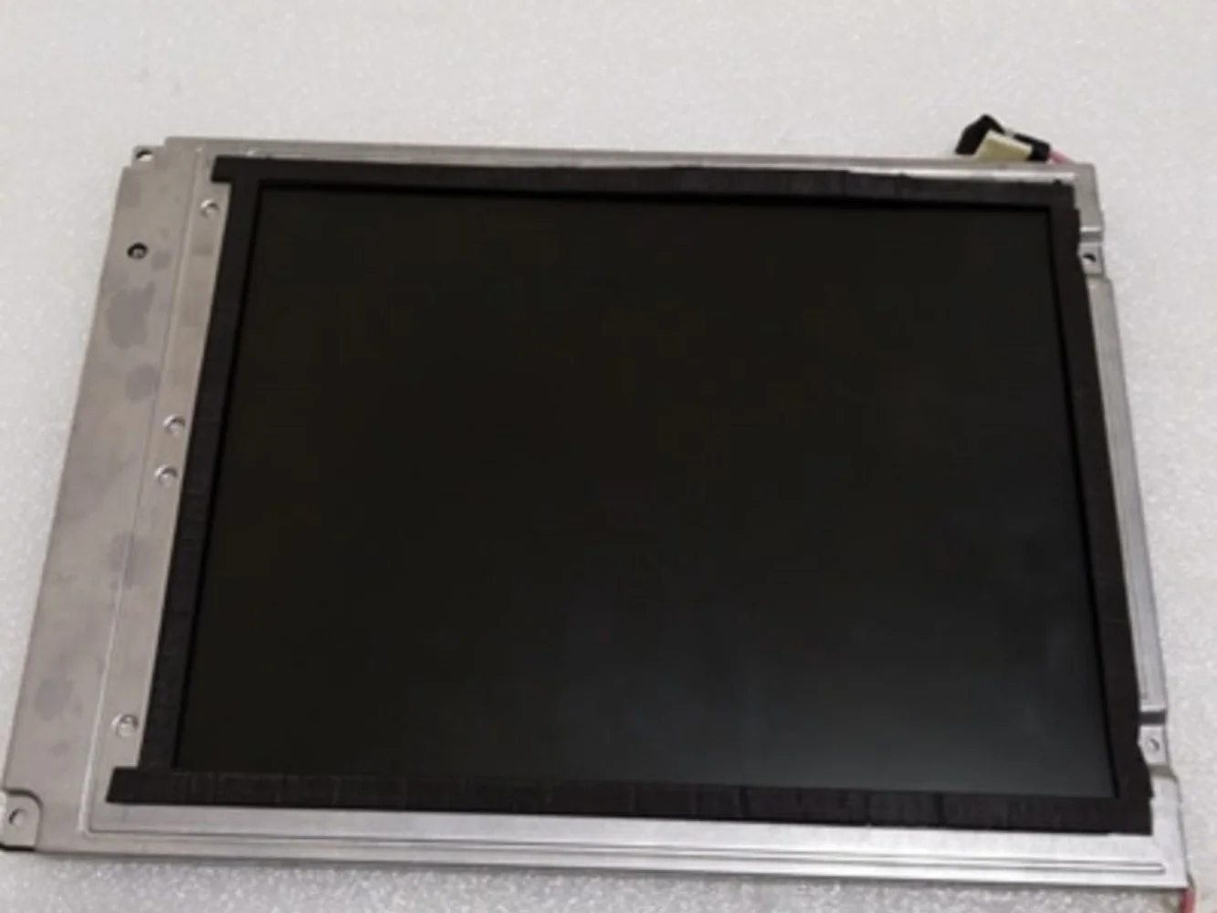 Layar display LCD LQ10D42