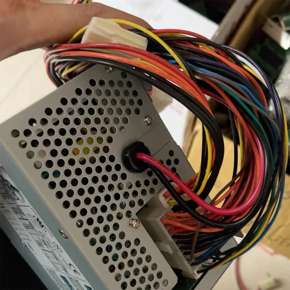 

Блок питания для промышленного компьютера eNSP3-200 eNSP3-200-S10-H1