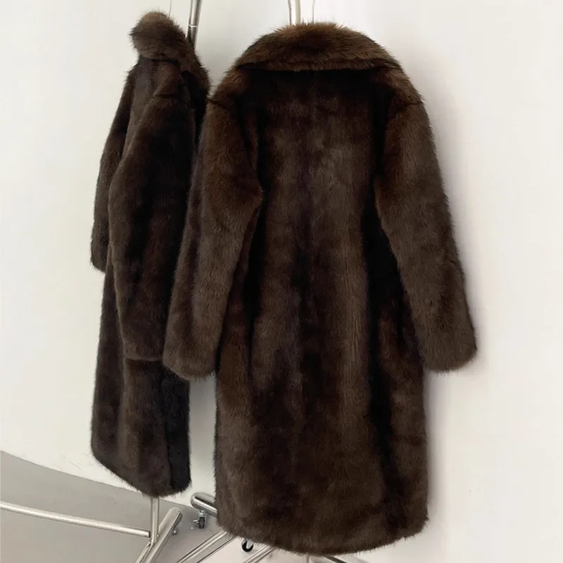 معطف شتوي نسائي لعام 2025 بأكمام طويلة من فرو الثعلب الصناعي معطف دافئ بلون سادة وفرو صناعي فضفاض طويل معاطف سميكة معاطف فروي