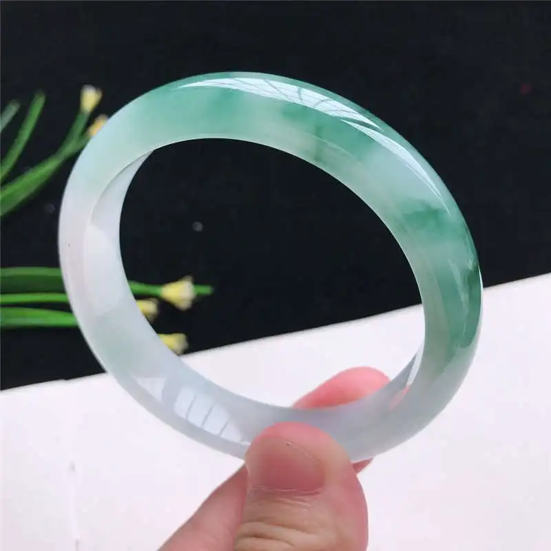 

Ice-like Green Highest-Ranking Imperial Concubine Oval Floating Flowers Jade Bracelet Women's Wi