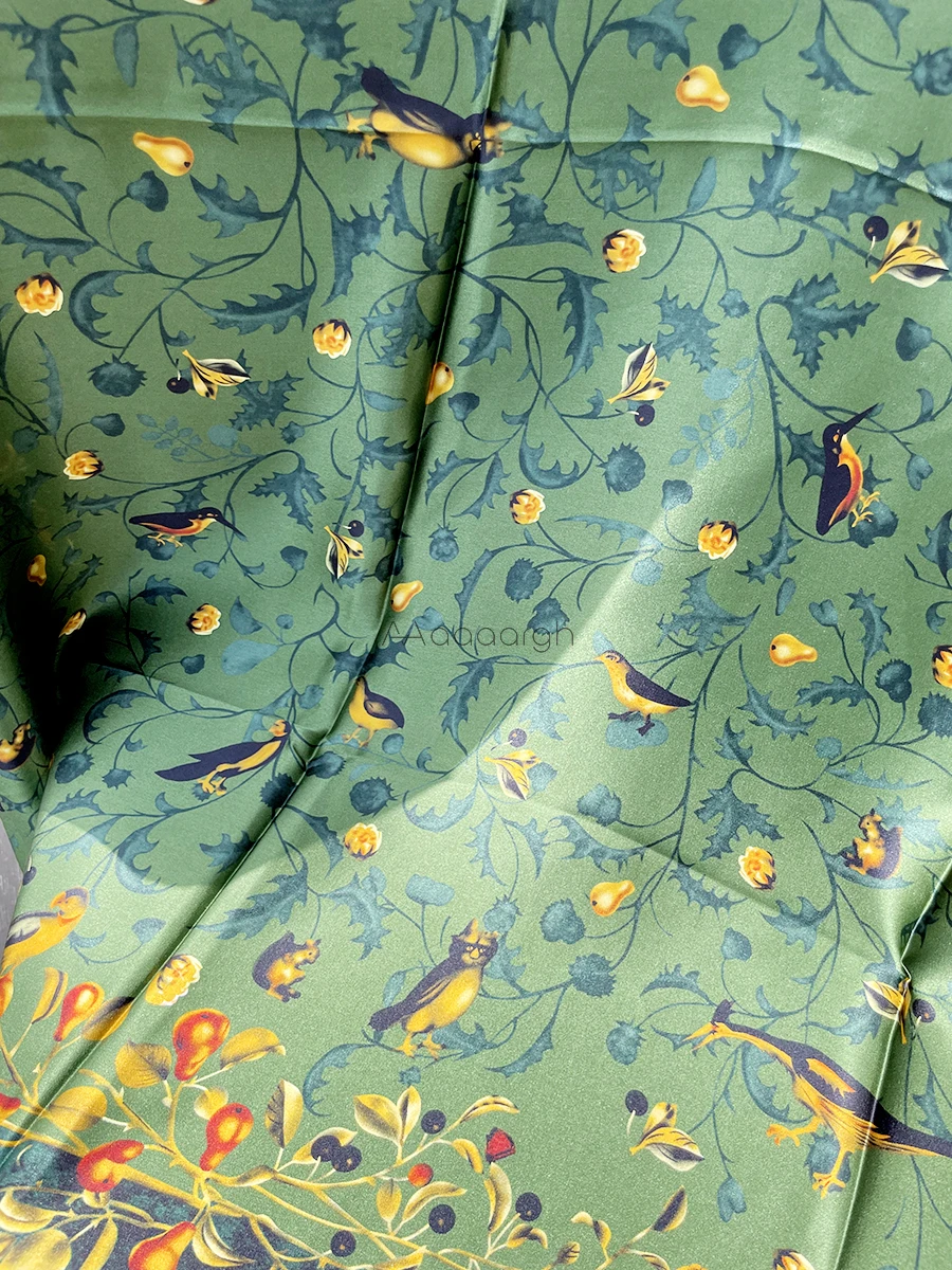 

Green Satin Silk Scarfs 110cm Luxury Designer Large Handrolled Edge Shawls Bandanas Tops Decoration Hair Neck Scarves Foulard