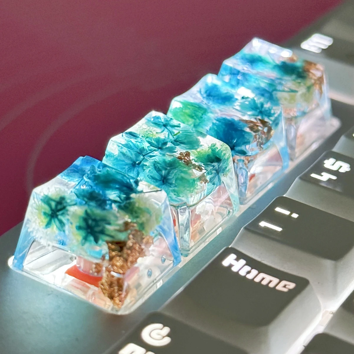 Cross-Axis Mechanical Keyboards -Unique and Stylish Keycap Accessories Translucent Dried Flower Keycaps - Image 4
