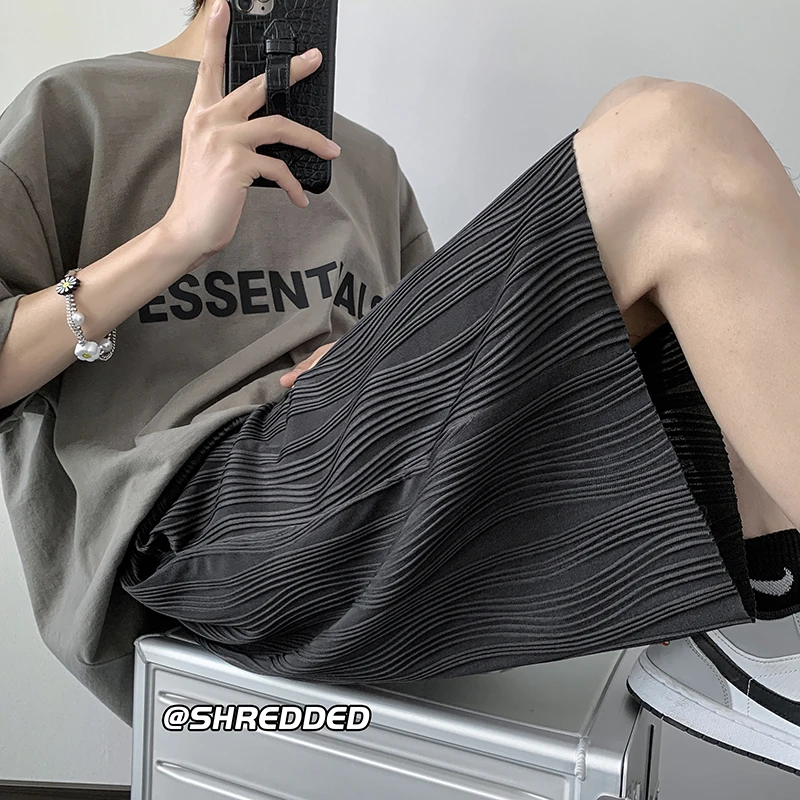 

Мужские шорты из ледяного шелка, повседневные плиссированные модные пляжные брюки, летние новые свободные спортивные брюки длиной до колена, молодежный модный бренд