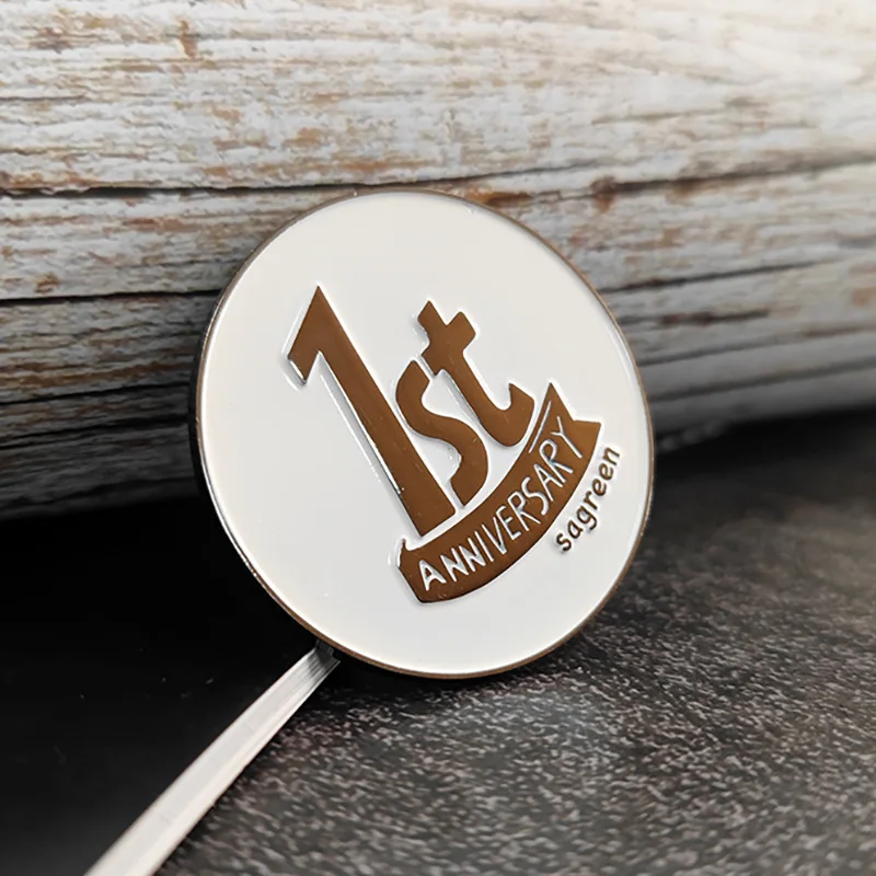 Customized. Golden Badge Customized Celebration Badge Zinc Alloy Paint Enamel Matte Silver Broo