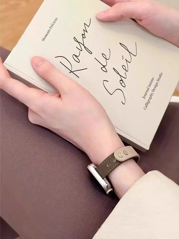 Correa de cuero fina para Apple Watch, banda de 40/44mm, 7 8SE, 6, 5, 4, 38/42, lazo de mujer para Iwatch 41/45mm, 49, Ultra 3, 2, 1, hebilla de doble clavo