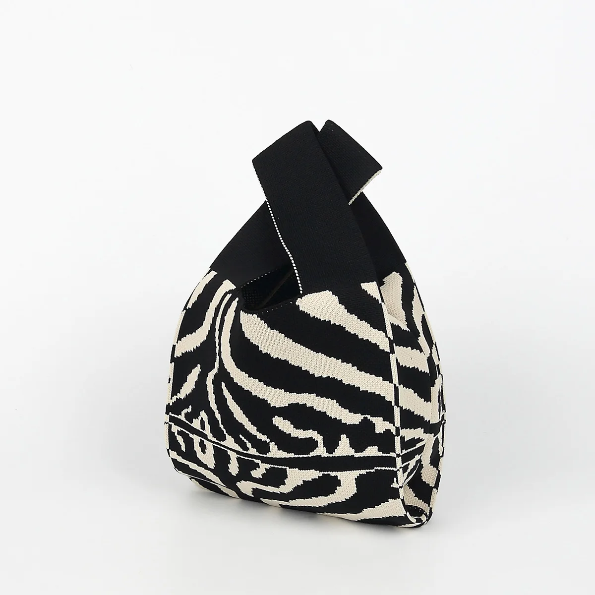 Fashionable Classic Zebra-Print High-End Wristlet Handbag, with Animal Elements for a Wild and Natural Look, Open-Top Breathable Large-Capacity Knit Handbag, for Carrying Mobile Phones, Keys, and Other Items, Suitable for All Seasons