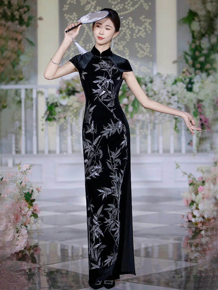 

Elegant Long Velvet Embroidered Show Dress Black Silk Velvet Floral Design High Slit Evening Gown for Women