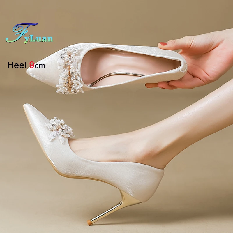 

2025 Versatile 9cm High Heels Women's Pumps Solid Color Temperament Ladies Stiletto Glossy Xiuhe Wedding Dress Shoes Size 33-41