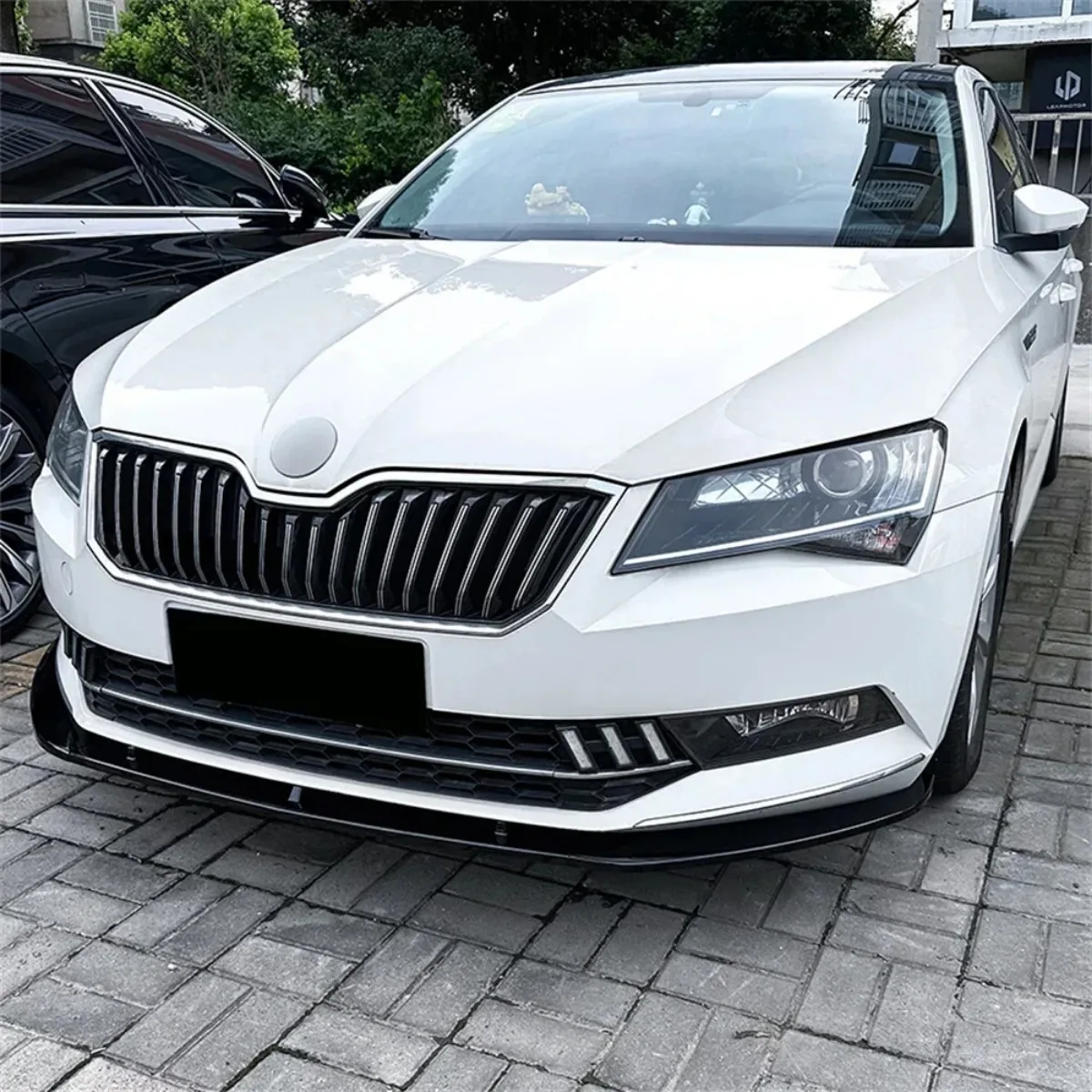 스코다 수퍼브 III 3V3 3V5 B8 TSI TDI 2015-2019 프리-LCI 프론트 디퓨저용 자동차 프론트 범퍼 립 스포일러 스플리터 썸네일 2