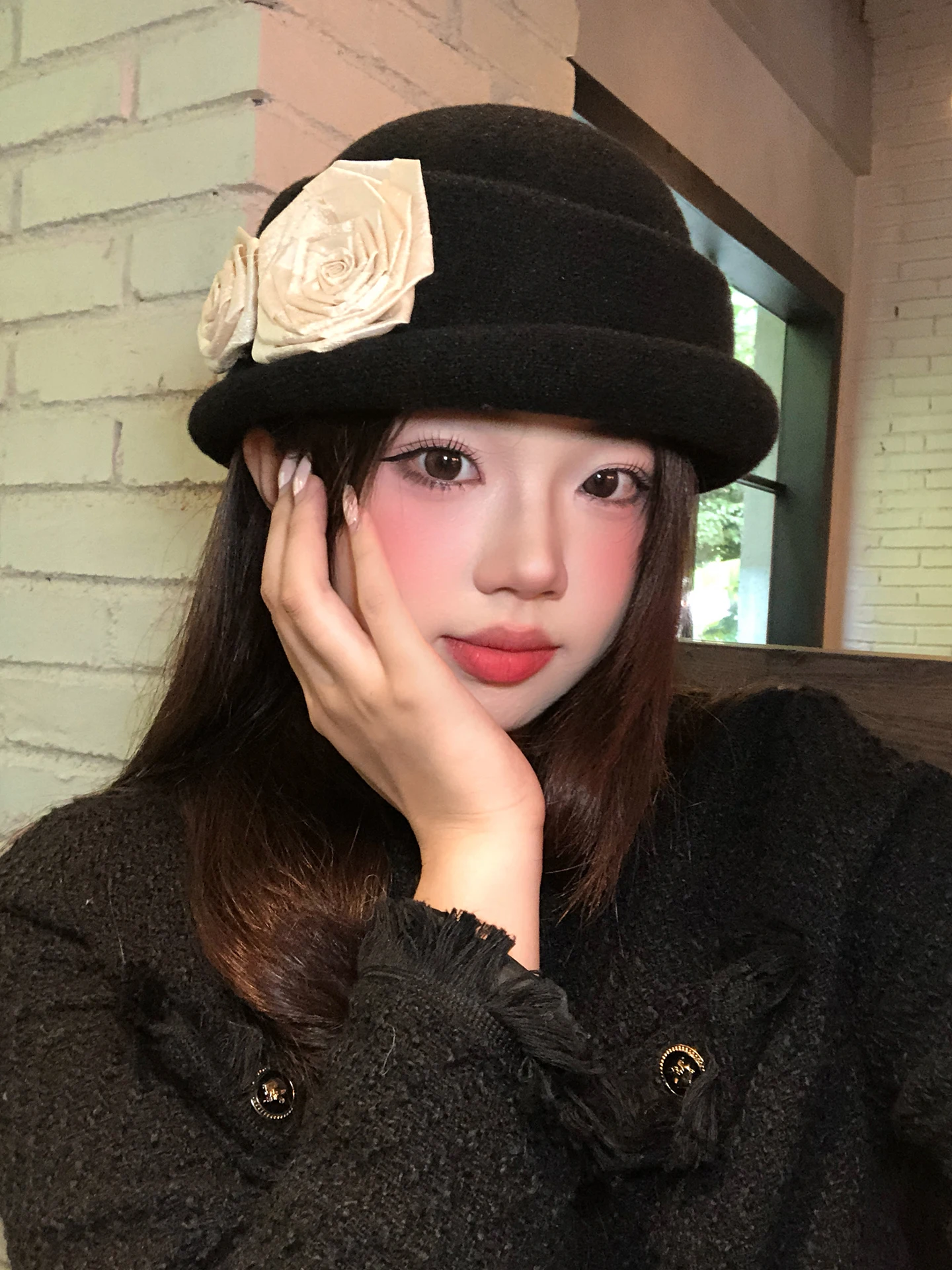 Elegant Hepburn Style Women's Winter Black Beret Hat Casual Short Brim round Top Cap Warmth Functional Fashion Accessory