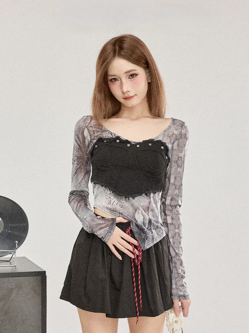 

Long Sleeves T-Shirts Kpop Women Gradient Slightly Spring Light Fresh Sweet Girl Young Pretty Lovely Charming Pure Beautiful Ins