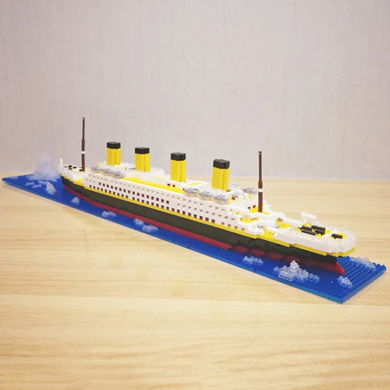 Toy for Children Titanic Ship Boat Iceberg North Atlantic Ocean Sea 3D Model DIY Diamond Blocks Bricks Building