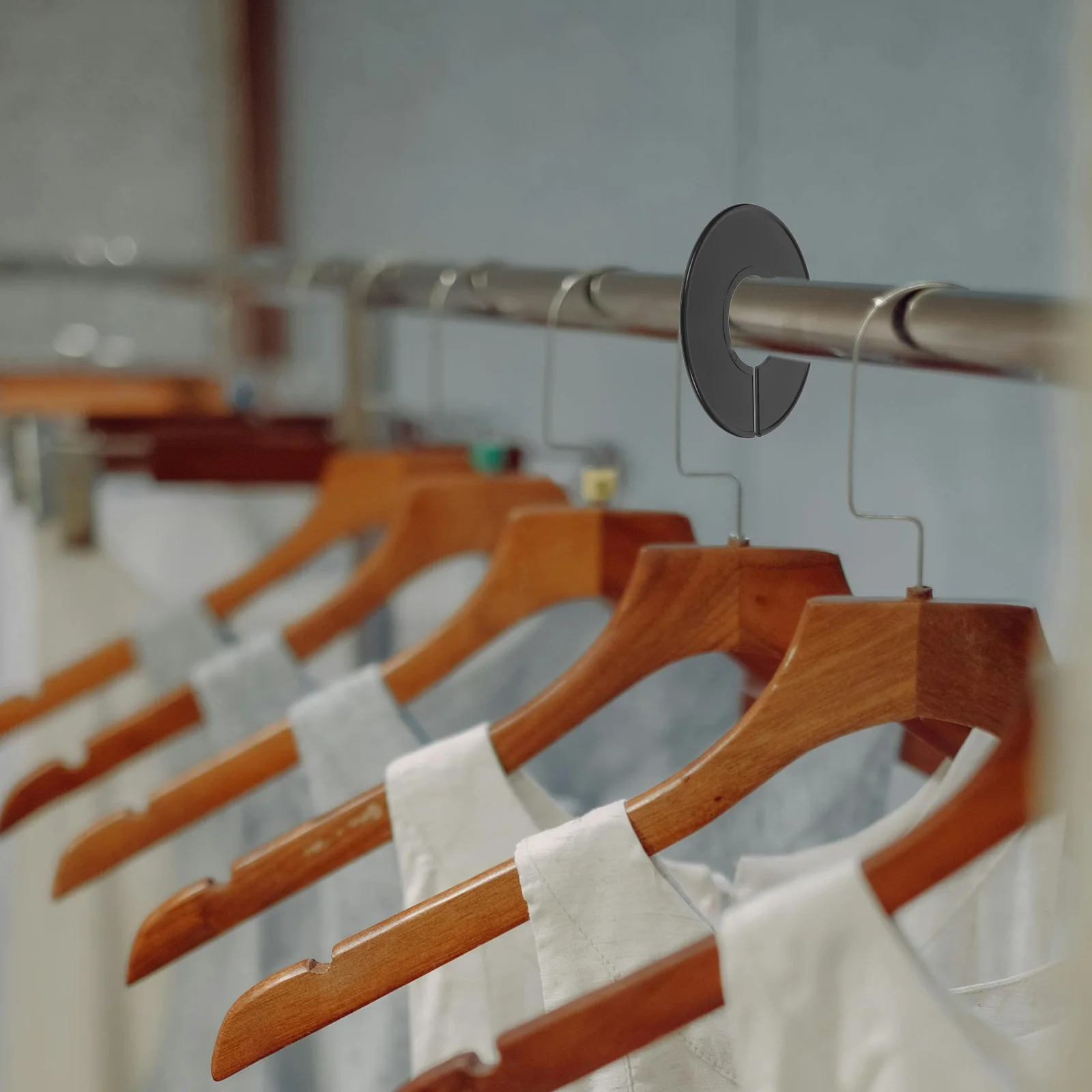 

20Pcs Plastic Closet Dividers Green Round Wardrobe Size Markers Blank Labels for Hanging Clothes Organizer Closet Storage