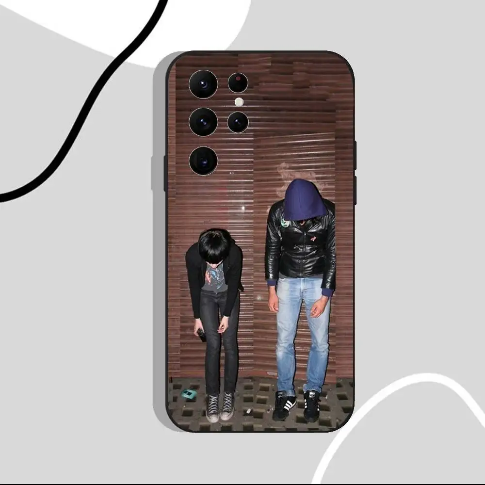 حافظة هاتف كريستال كاسلز باند أليس زجاجية لهاتف سامسونج S25، S24 Ultra، S20، S30 plus، S22 Plus، S23، Ultra 5G غلاف أسود من السيليكون