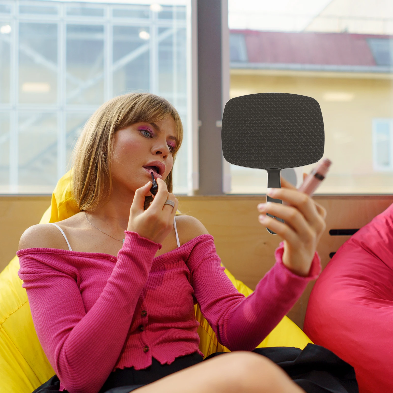 

2Pcs Women Handheld Mirror Makeup Travel Portable Mirror High Definition Reflective Surface Lightweight Elegant Design