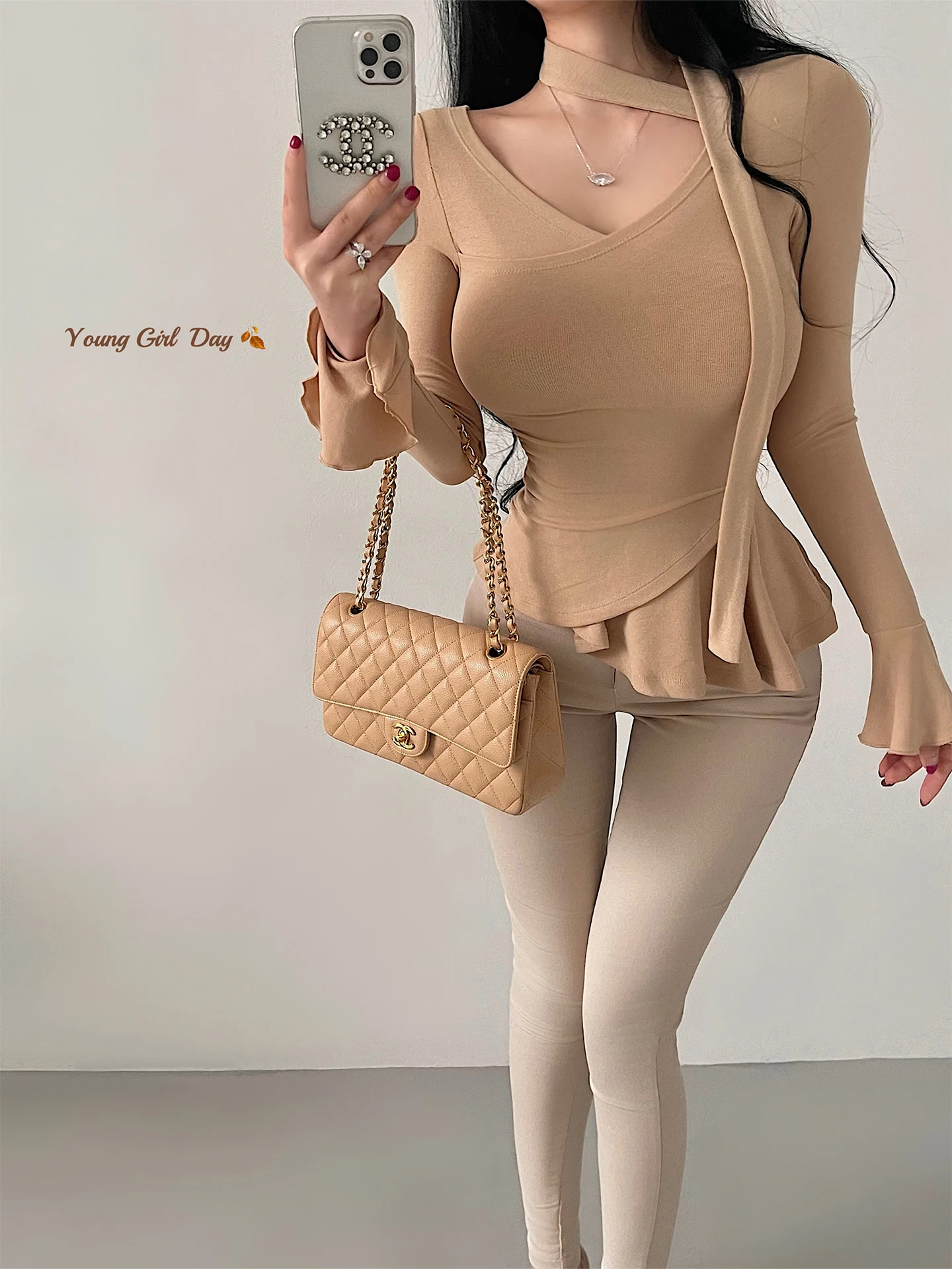 Gentle Style V-Neck T-Shirt Women's Gathered Waist Bell Sleeve Long Sleeve Casual Top Young Girl Day Pure Desire Soft Wind