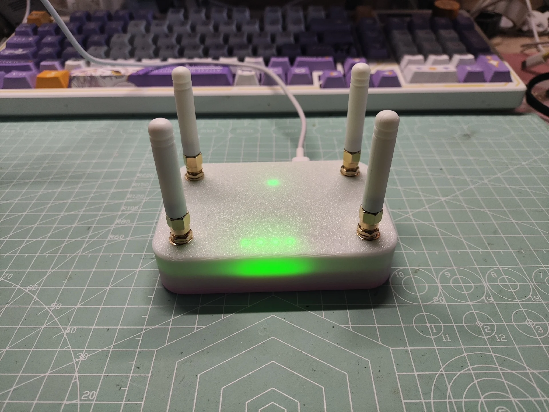 SteamVR 4 - in - 1 Receiver for HTC Vive Tracker / Index Knuckle / Vive Controller | Daisy Chain USB Hub with Status LED | PETG