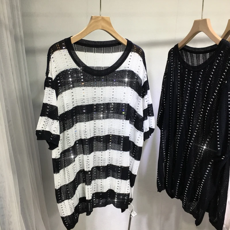 

Black White Contrast Color Stripe Women Knitted Shirt All-match Hollow Out O-neck Pullover Top Hot Drilling Short Sleeve T-shirt