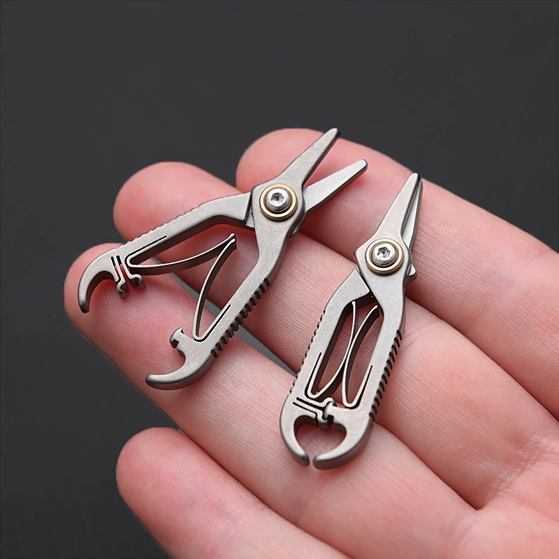 MINI Titanium Alloy Nose Hair Scissors Ultra-Light EDC Tool Lightweight Small Scissors Men\'s Eyebrow Trimming Nose Hair Tool