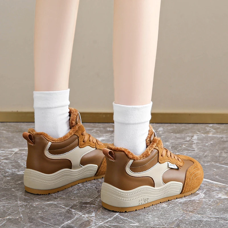 أحذية نسائية شتوية كاجوال بنعل سميك قصير من القطيفة مبطنة دافئة ومقاومة للانزلاق أحذية رياضية مريحة