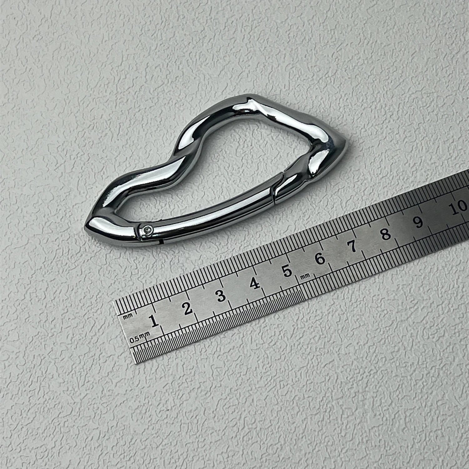 Metal Carabiner Waist Hanging Multifunctional Essential Keychains Fashion Men Belts Pendant Mountaineering Buckle Accessories