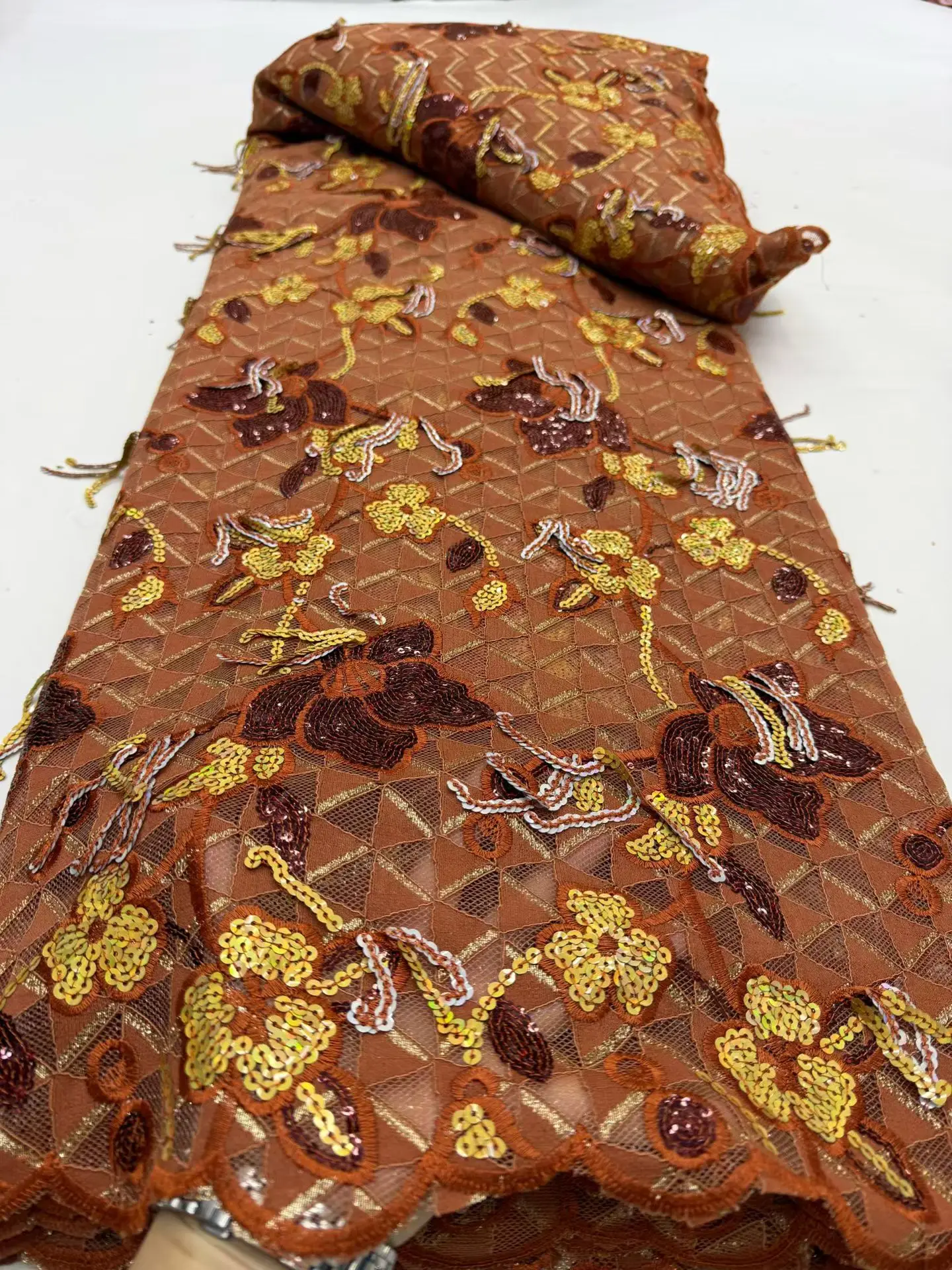 

2026 High-Quality African Nigerian Sequins Cotton Embroidery Lace Fabric Tulle for Luxury Wedding Party Dresses Chiffon 5 Yards