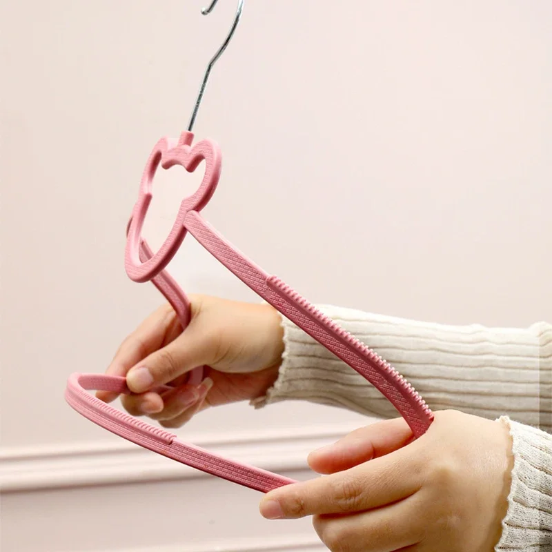5/10PCS Pink/White Cute Bear Clothes Hangers,Non-Slip Space-Saving Slim PP Hangers for Coat Jacket Dress,Household Clothes Rack 5