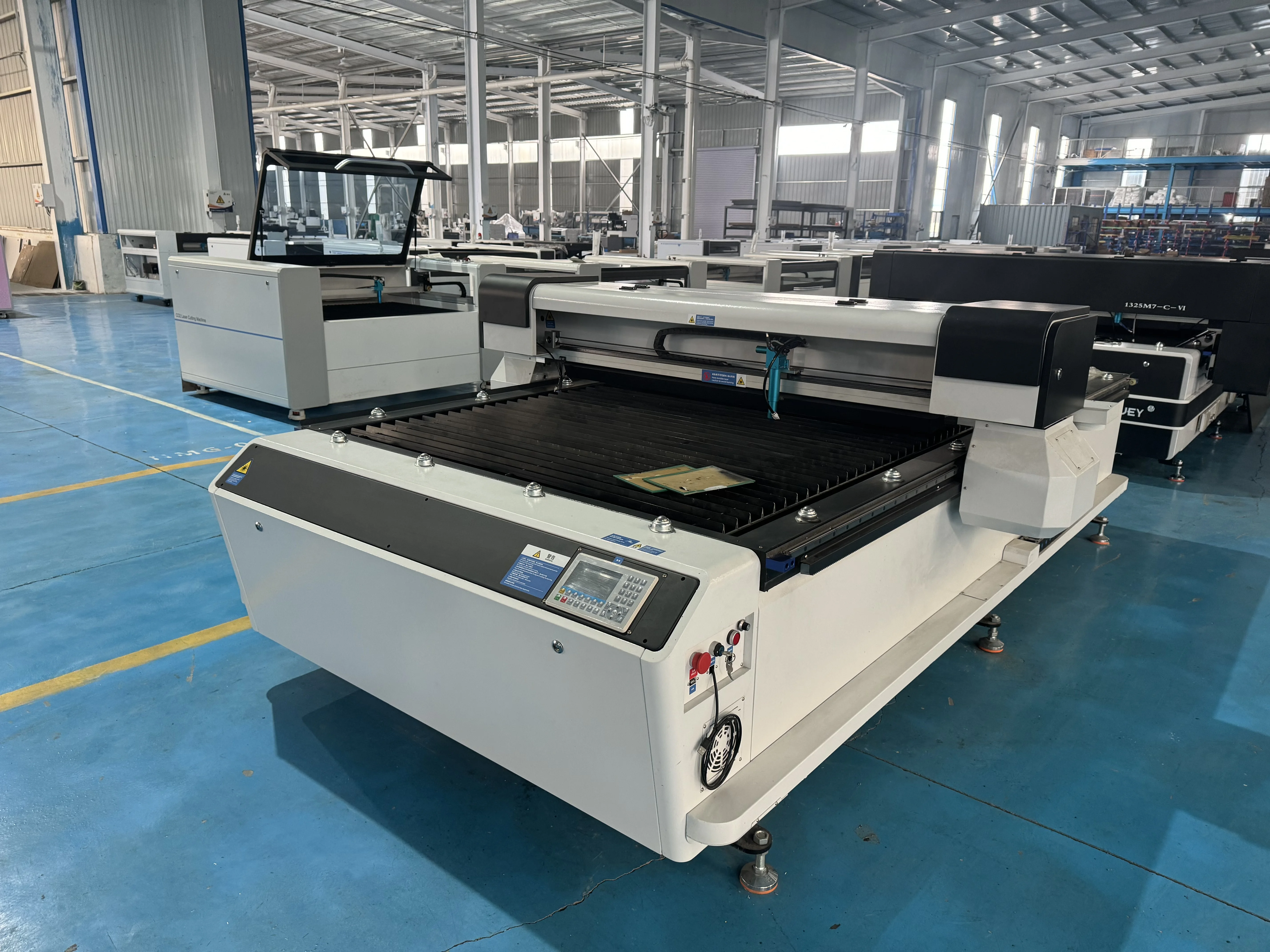 Large Business Co2 Laser Metal Cutting Machine 1325/Stainless Steel/Carbon Steel Reci Laser Cutter 150w 180w For Steel Plate
