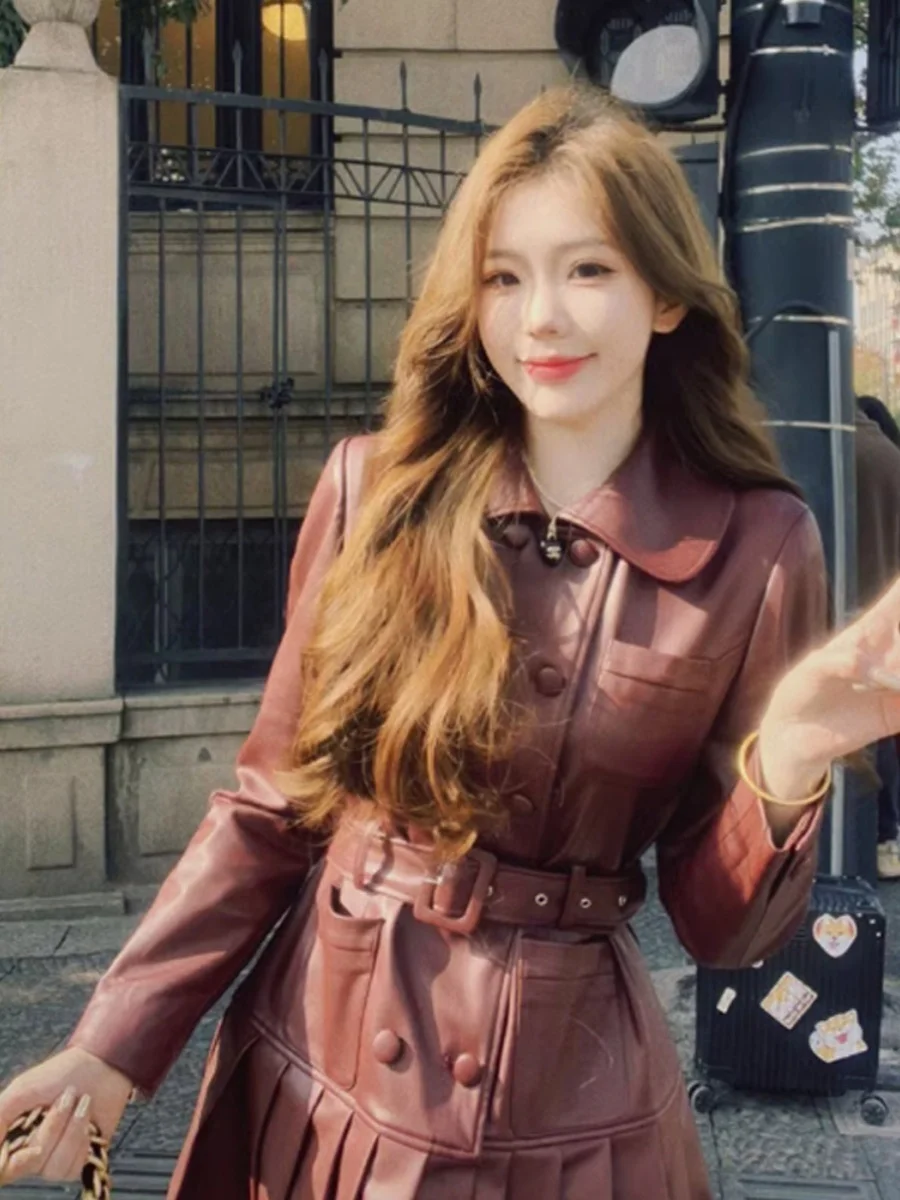 Robe en cuir PU pour femmes, nouvelle mode, tendance de rue, manches longues, amincissante, élégante, plissée, vêtements féminins, 2025