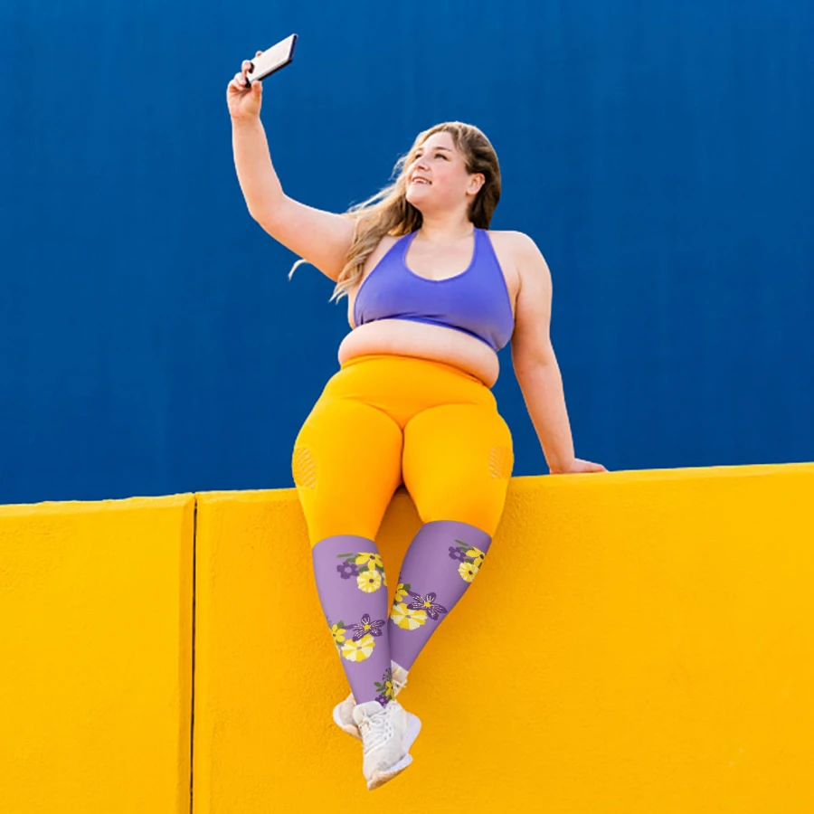 4 pary skarpet kompresyjnych dla kobiet i mężczyzn, z szerokim stanikiem, idealne do biegania, jazdy na rowerze i podróży.