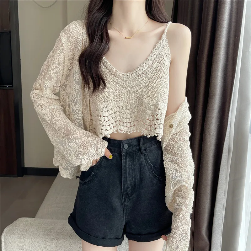 

Женский комплект больших размеров: кружевной топ с коротким рукавом и вырезами, летний, в стиле «сладкий и пикантный», с цветочным узором, на бретельках, с защитой от солнца, из двух предметов