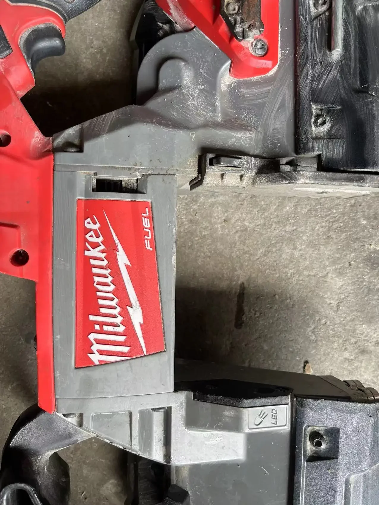 Milwaukee 2729S-20 M18 Fuel Deep Cut Dual-Trigger Band Saw (Tool Only)，SECOND HAND