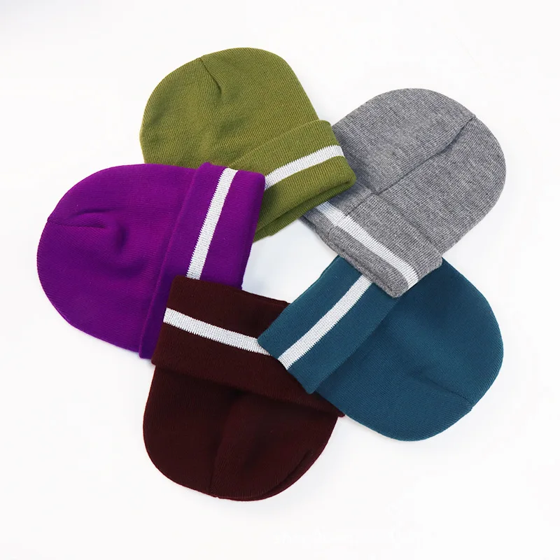 

European and American night outdoor running and cycling reflective knitted hat sports warm pullover hat fluorescent color wool