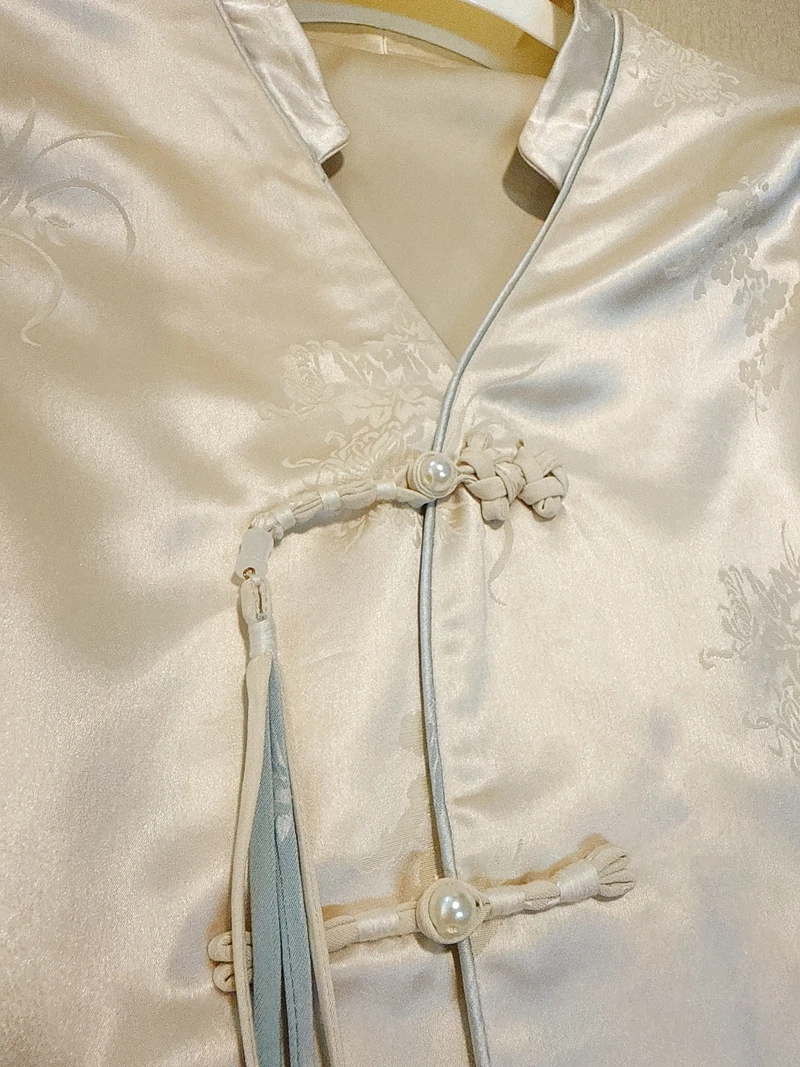 

Новый китайский атласный открытый кардиган с вышивкой, женский топ с пуговицами, осенний модный винтажный кардиган Millennial