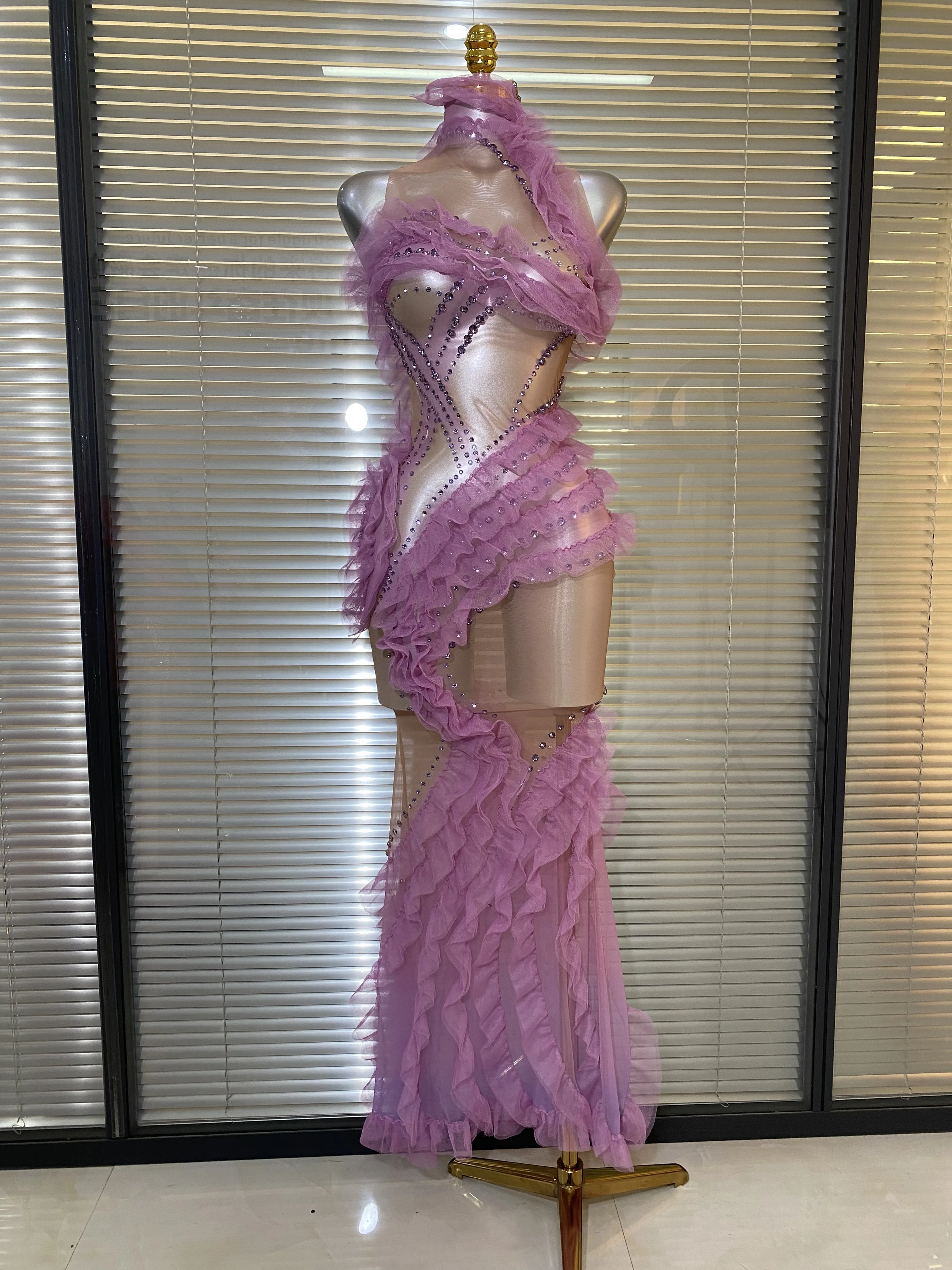 

Роскошное блестящее кристальное женское сексуальное платье без рукавов с лоскутным дизайном, из высокоэластичной сетки, прозрачное, для дня рождения, вечеринки, выступления, костюм