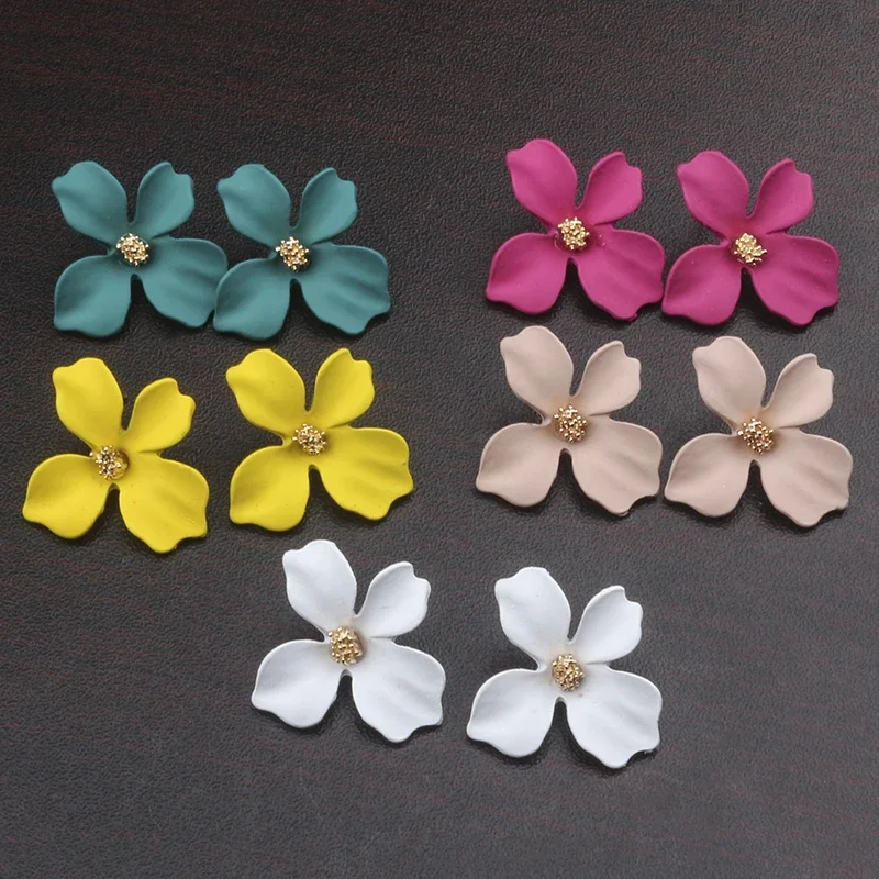 مينار كوريا كاندي اللون رذاذ تتفتح زهرة البتلة وأقراط للنساء الفتيات مجوهرات معدنية 2024 صيف جديد اكسسوارات