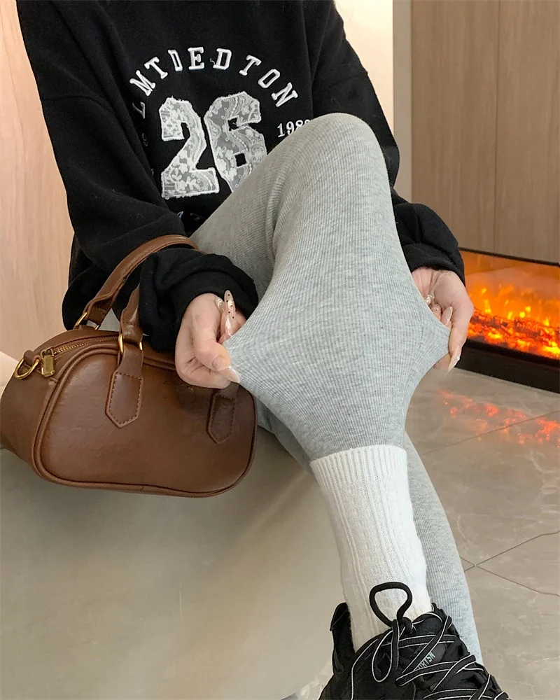 Jesienno-zimowe koreańskie spodnie do jogi damskie, ocieplane, pluszowe, dopasowane.