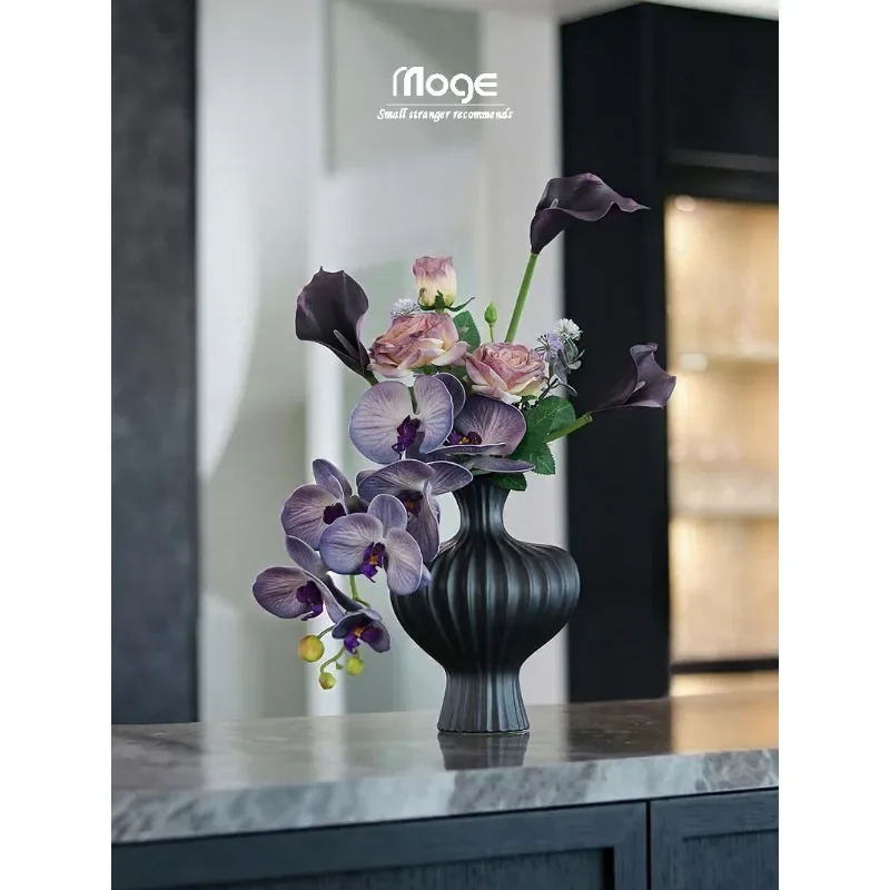 French light luxury high-end simulated bouquet decoration, living room entrance dining table, false flower decoration ornament